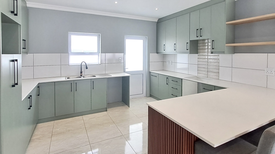 3 Bedroom Property for Sale in Golden Mile Western Cape